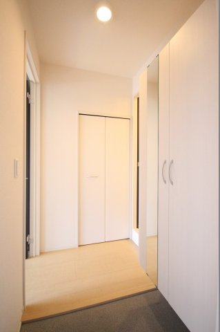 グランアヴァンティⅡ　B棟の玄関|※お部屋により仕様が異なる場合があります。
