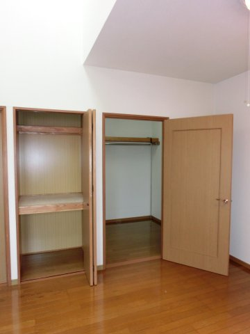 ベア・シャトーの収納|同物件、別部屋写真