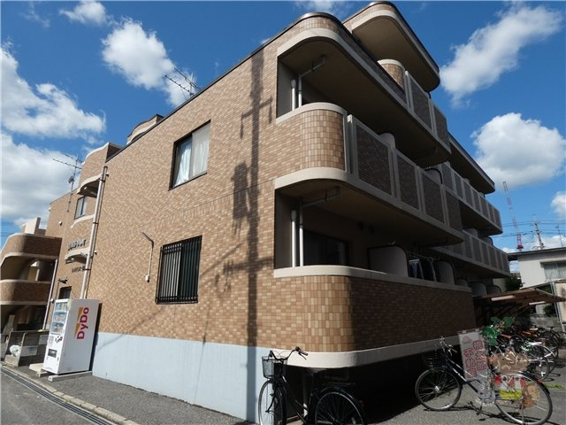 ＦＬＡＴＬＥＡＶＥＳ学南町の外観