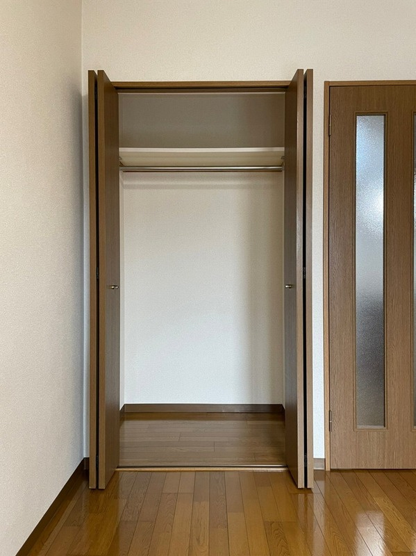 ＦＬＡＴＬＥＡＶＥＳ学南町の収納