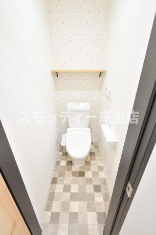 Mew Style Apartmentsのトイレ