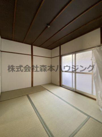【和室】 | 　寝屋川市河北中町連棟住宅 | い草の香りが落ち着く素敵な和室です
1階