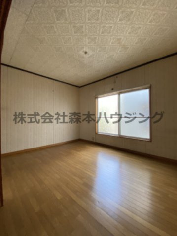 【洋室】 | 　寝屋川市河北中町連棟住宅 | 広々とした洋室です