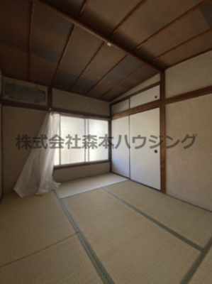 【寝室】 | 　寝屋川市河北中町連棟住宅 | 落ち着いて過ごせるお部屋なので、寝室にいかがでしょうか