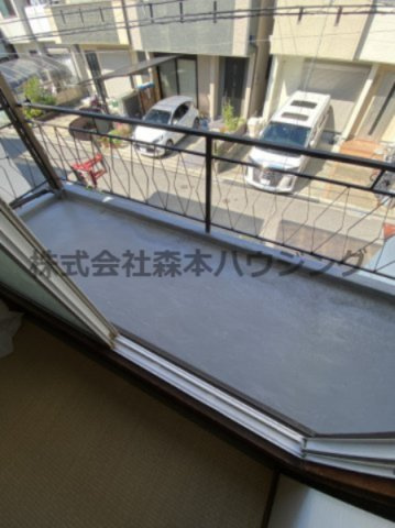 【バルコニー】 | 　寝屋川市河北中町連棟住宅 | お洗濯にも便利なバルコニー付き