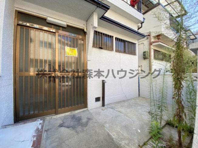 【エントランス】 | 　寝屋川市河北中町連棟住宅 | 毎日通るエントランスはこのようになっています