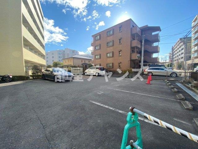 東山ビレッジの駐車場