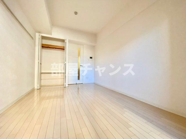 プレサンス桜通り葵の寝室