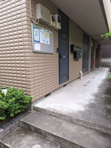 クレストコートのエントランス
