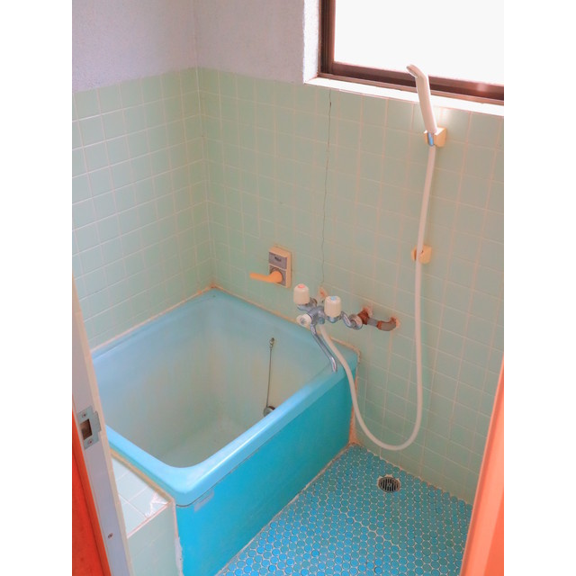 岐阜市鏡島東１丁目の一戸建ての浴室