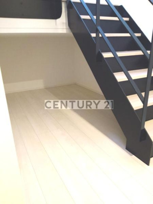 【内装】 | LEGALAND＋EKODA | 地下から見た内階段