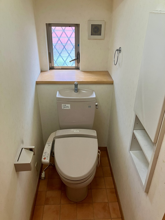 相模町戸建のトイレ