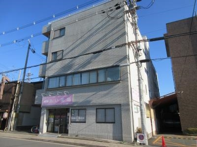 サーティフル新二条の外観