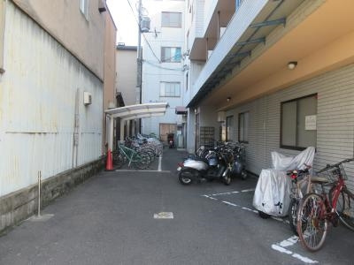 サーティフル新二条のエントランス