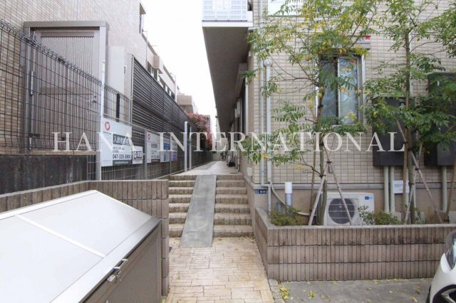 Gloire ete six舞浜(ｸﾞﾛﾜｰﾙ ｴﾃ ｼｽﾏｲﾊﾏ)のエントランス