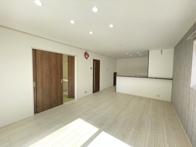 【居間・リビング】 | 熊谷市村岡　中古戸建