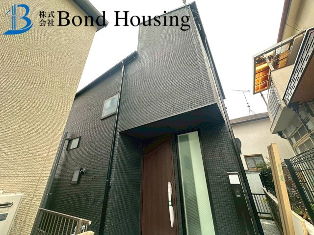 大容量のWIC 閑静な住宅地　千鳥が丘　限定1棟の玄関