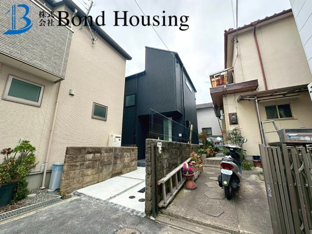 大容量のWIC 閑静な住宅地　千鳥が丘　限定1棟の前面道路含む現地写真