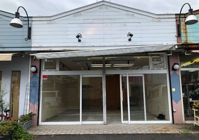 守山市水保町の店舗一部