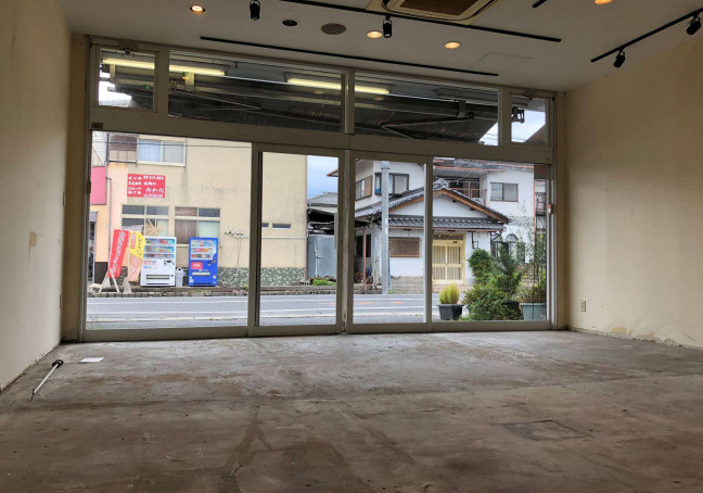 守山市水保町の店舗一部の内装