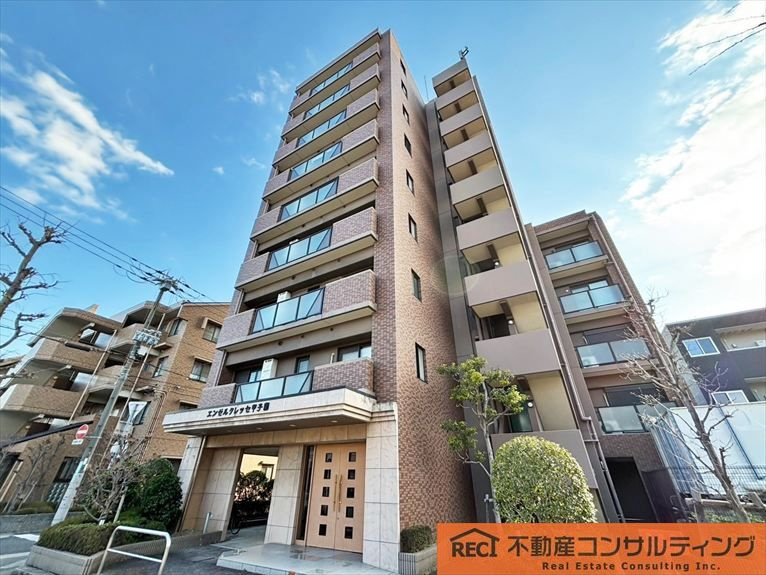 エンゼルクレッセ甲子園の外観