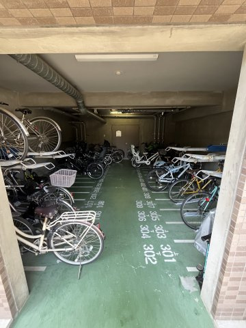 プランジュール神大寺のその他共用部分|プランジュール神大寺　駐輪場