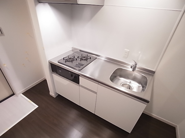 神戸市兵庫区北逆瀬川町のアパートのキッチン|システムキッチン（ガス２口）