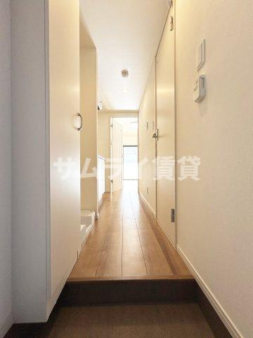 パインテール千成の玄関