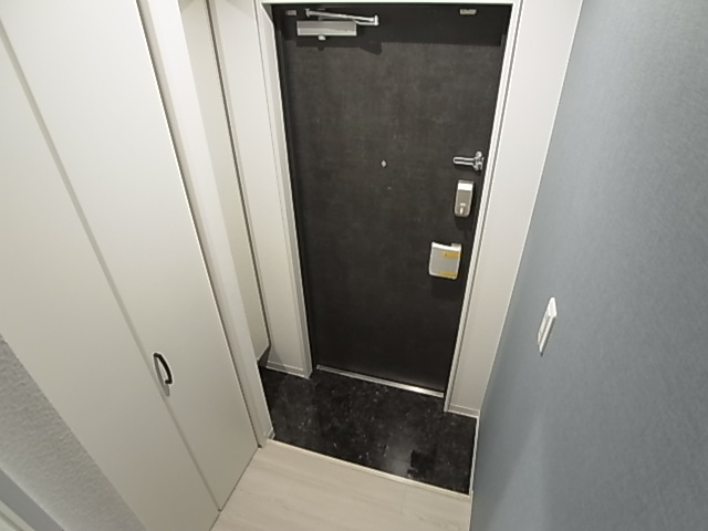 神戸市兵庫区鍛冶屋町１丁目の賃貸マンションの玄関|シューズボックス付き