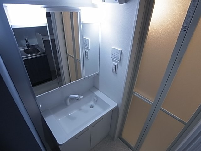 神戸市兵庫区鍛冶屋町１丁目の賃貸マンションの洗面所