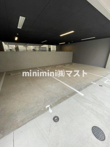S-RESIDENCE難波大国町dominaの駐車場