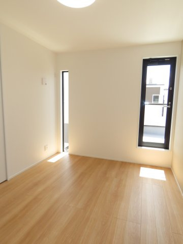 ウイングスカイ南大塚未入居戸建　全10棟の洋室