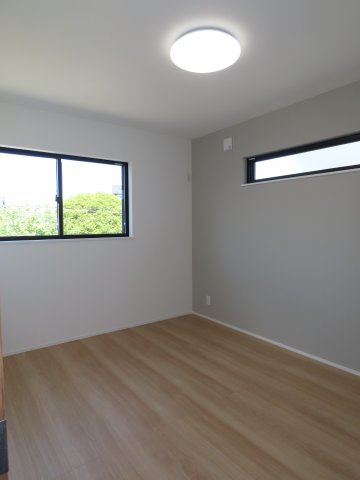 ウイングスカイ南大塚未入居戸建　全10棟の洋室