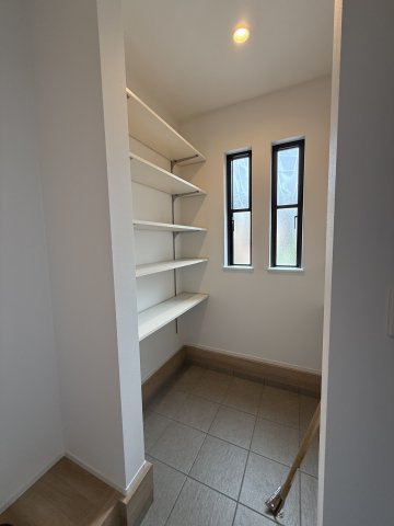 ウイングスカイ南大塚未入居戸建　全10棟の構造・工法・仕様|シューズインクローゼット