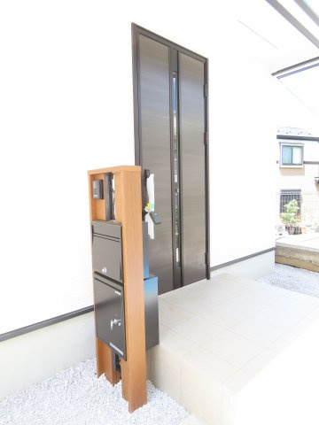 ウイングスカイ南大塚未入居戸建　全10棟の玄関