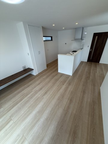 ウイングスカイ南大塚未入居戸建　全10棟の居間・リビング