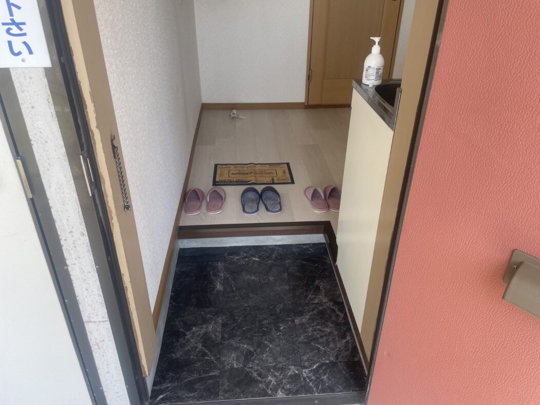 コーポラス蘭の玄関