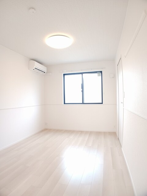 シャ・ラ・ラの洋室