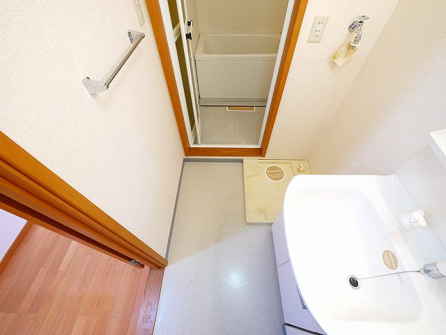 クレールマーマの洗面所|脱衣スペースもあります