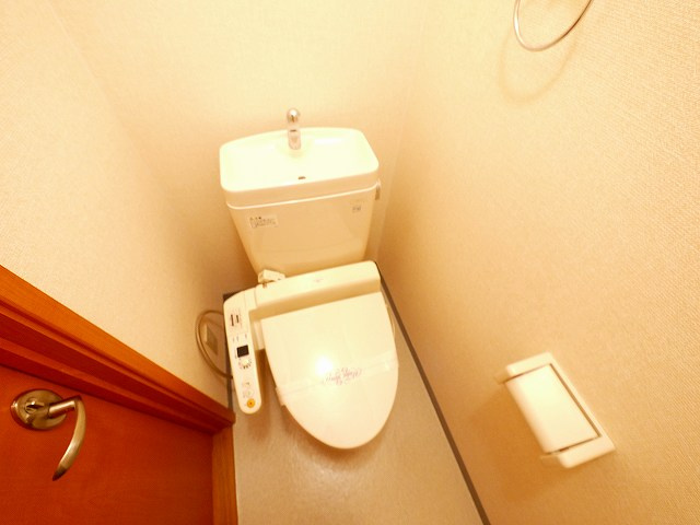 クレールマーマのトイレ|落ち着いた色調のトイレです