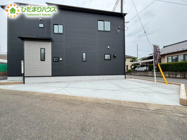 東松山市美原町2丁目　ブルーミングガーデン　新築一戸建て　01の駐車場|敷地内2台分のカースペースあります！！