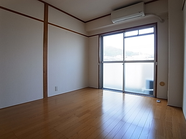 神戸市兵庫区下祇園町の賃貸マンションの内装|室内