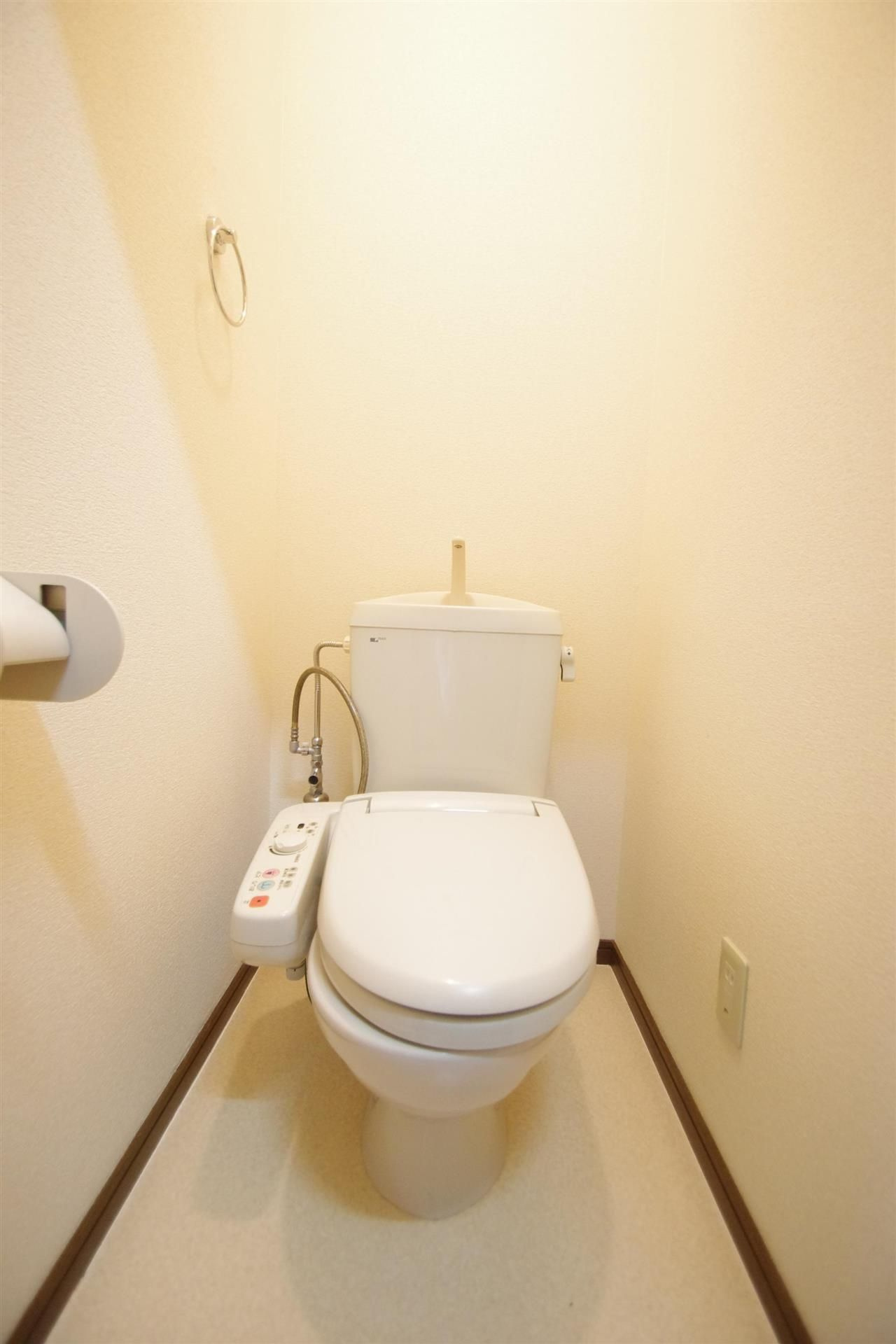 熊本市中央区新屋敷３丁目の賃貸マンションのトイレ