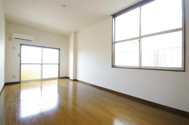 熊本市中央区新屋敷３丁目の賃貸マンションの居間・リビング