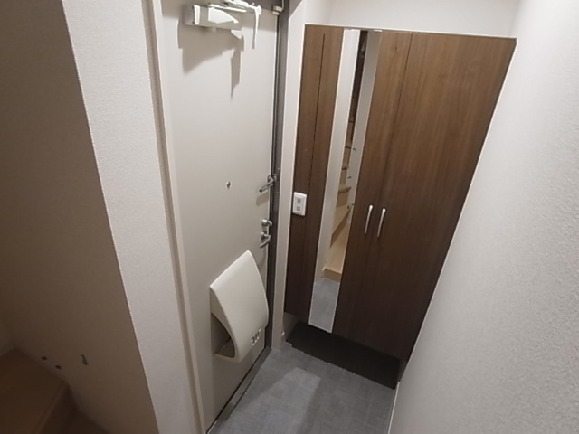 神戸市長田区雲雀ケ丘３丁目のアパートの玄関|シューズボックス付き