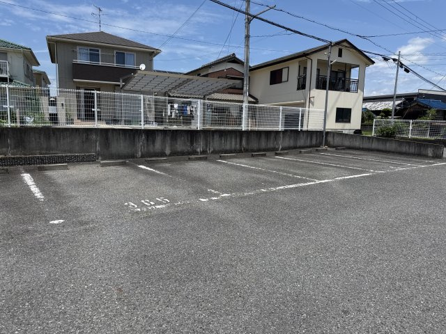 Ｔ・マリッチの駐車場
