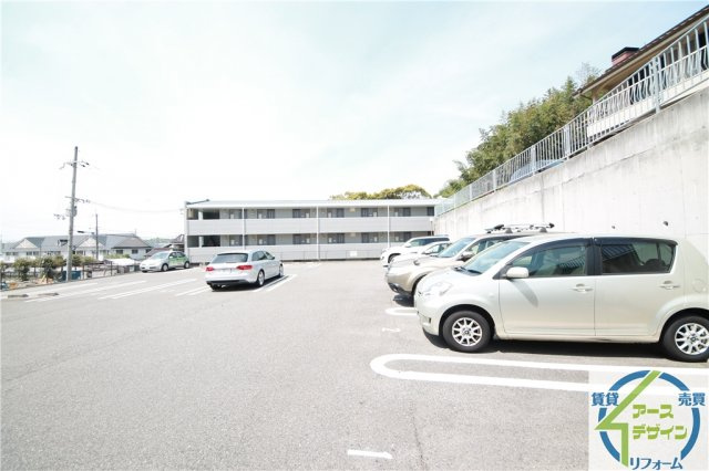 コントレイルの駐車場