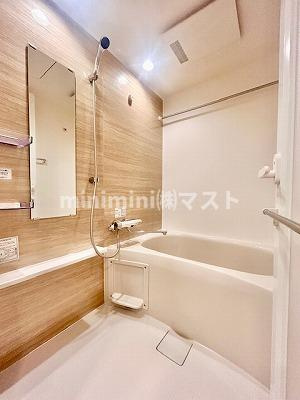 コンフォリア・リヴ本町WESTQの浴室