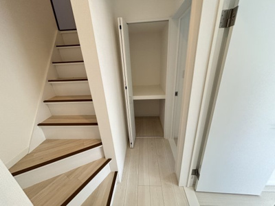 【収納】 | 愛宕山中古戸建 | 廊下にも収納完備