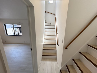 【設備】 | 愛宕山中古戸建 | 階段です（１階部分）